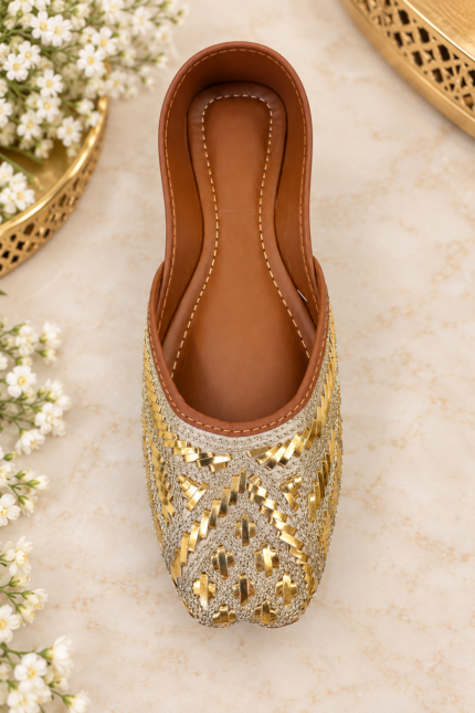 Golden Shimmer Punjabi Jutti - Punjabi Threads product image 2
